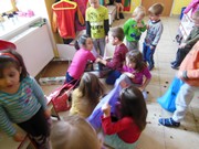 Výprava do lesa, krmení zvířátek